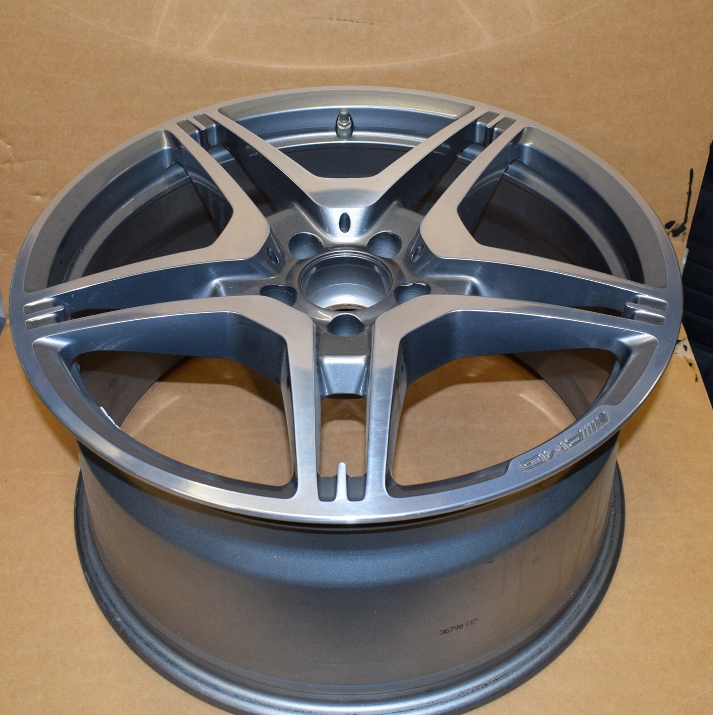1x Original Mercedes AMG Alufelge Felge CLS w218 a2184012002 10Jx19 ET47
