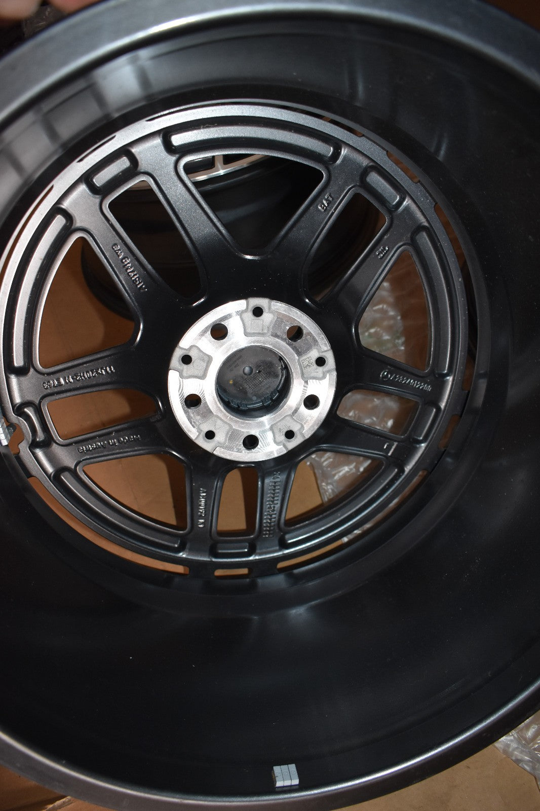 Original Mercedes SL63 R232 AMG Alufelgen neu 20 Z oll A2324012100 A232401220