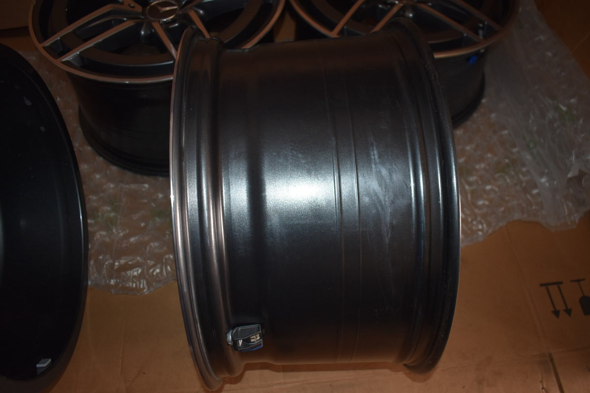 Original Mercedes SL63 R232 AMG Alufelgen neu 20 Z oll A2324012100 A232401220