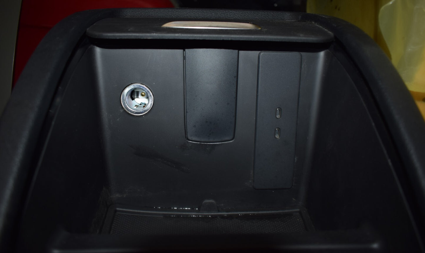 Original Mercedes w447 V Klasse Mittelkonsole Cupholder Ladeanschluss USB C Fach