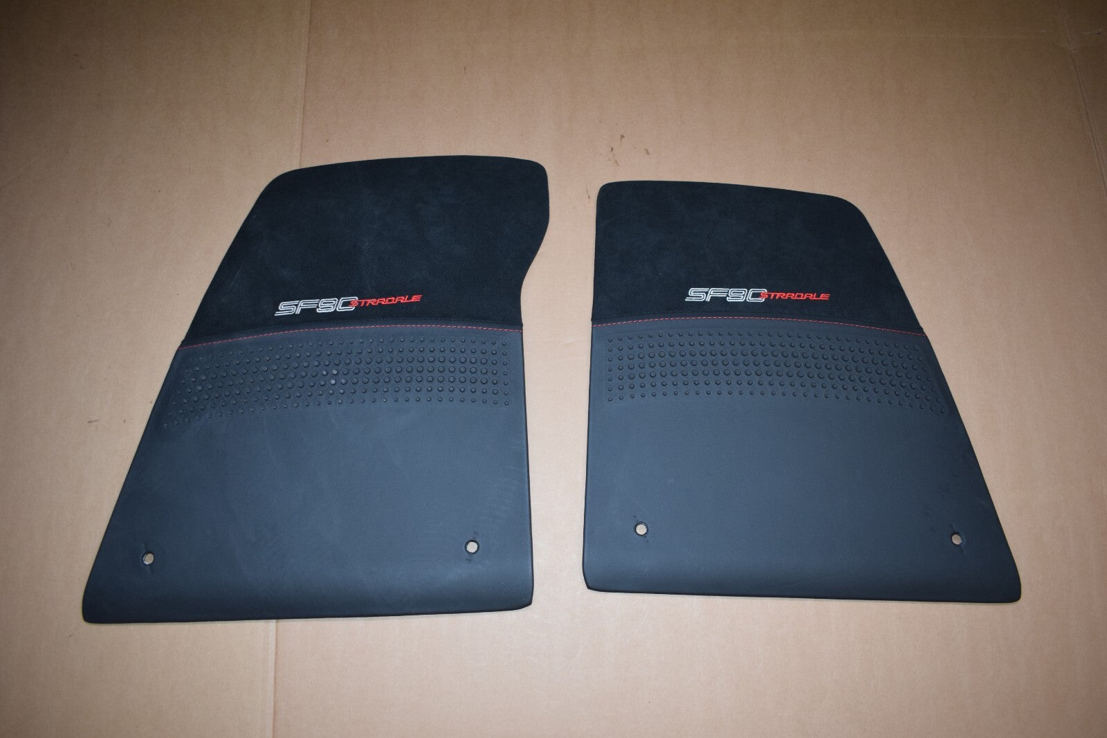 Original Ferrari SF90 Stradale Fußmatten schwarz Teppich