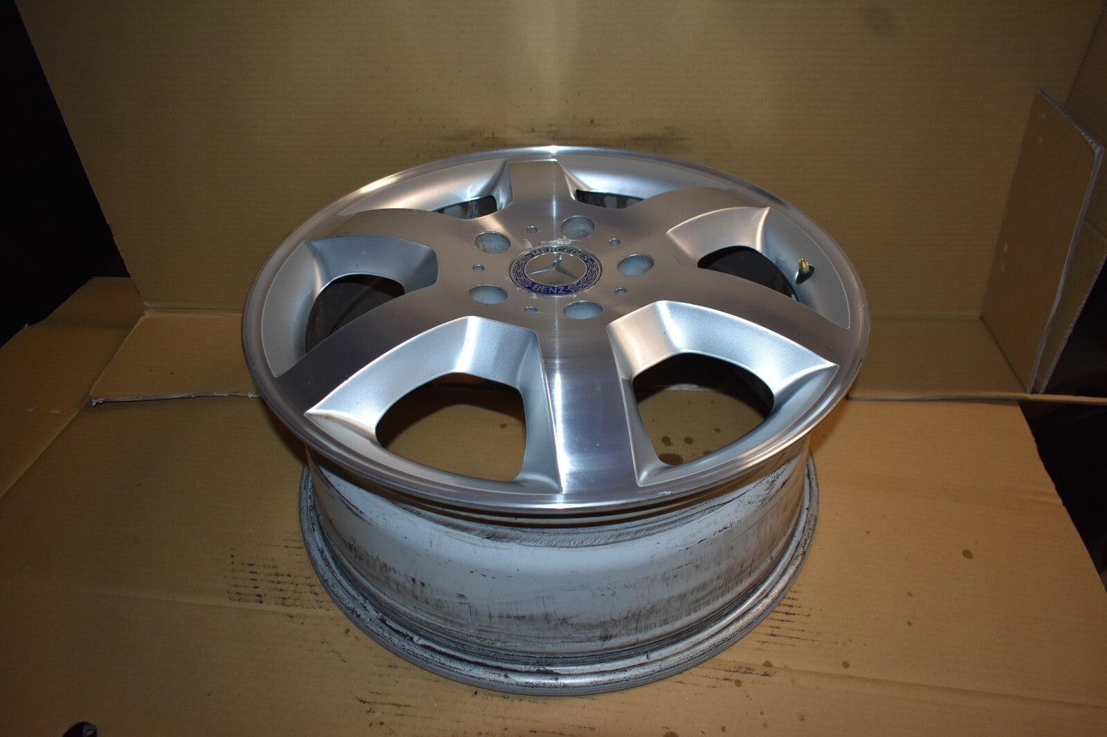 1x Original Mercedes w463 G Klasse Alufelge a4634011102 7,5Jx18 ET63 Felge