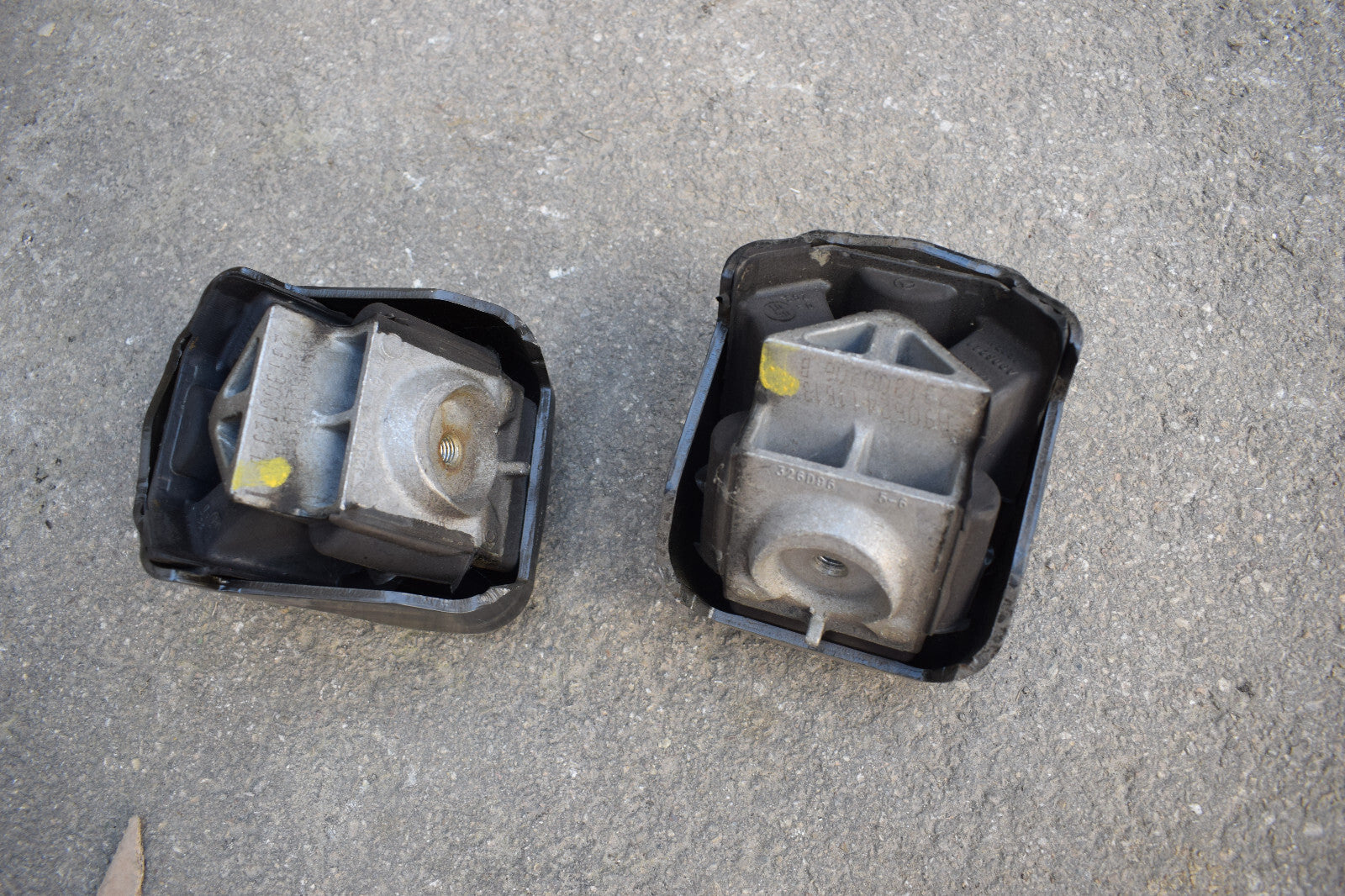 1x Paar original Mercedes Motorlager w906 w906 Om642 V6 neu Sprinter