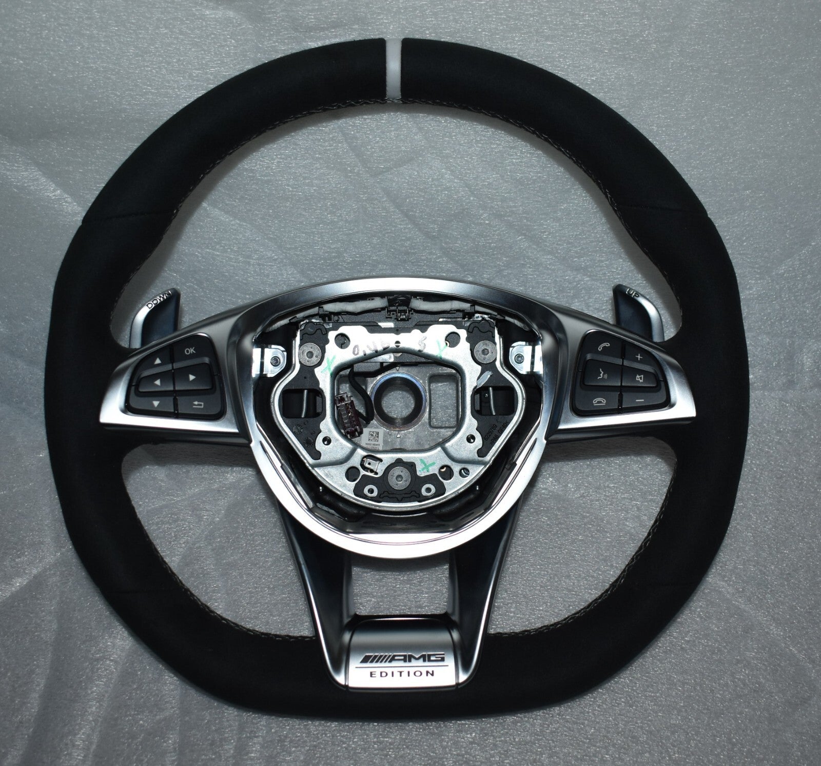 Original Mercedes AMG Lenkrad w117 w176 w156 CLA GLA A AMG Lenkrad Alcantara