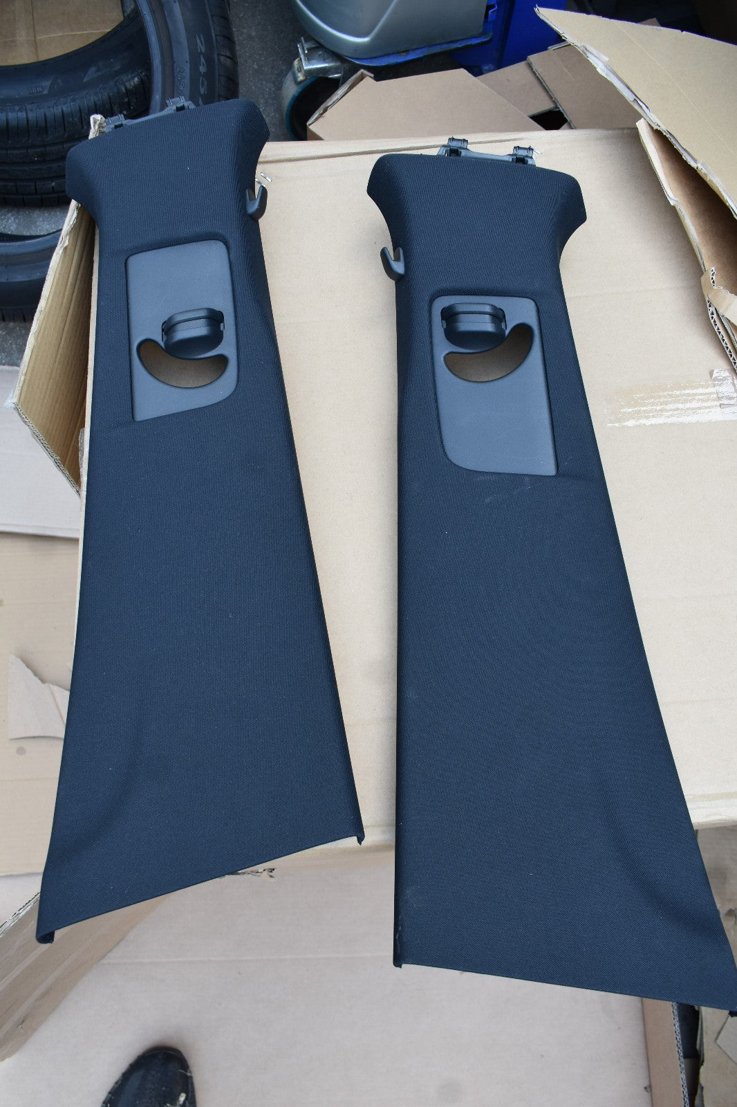 Original Mercedes W206 B Säulfe Verkleidung Paar Schwarz A2066903304