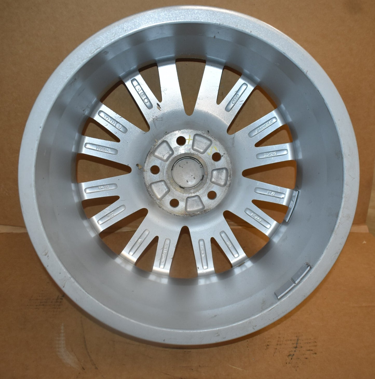 1x Original Audi Alufelge 4F0601025AC 8Jx18 ET28