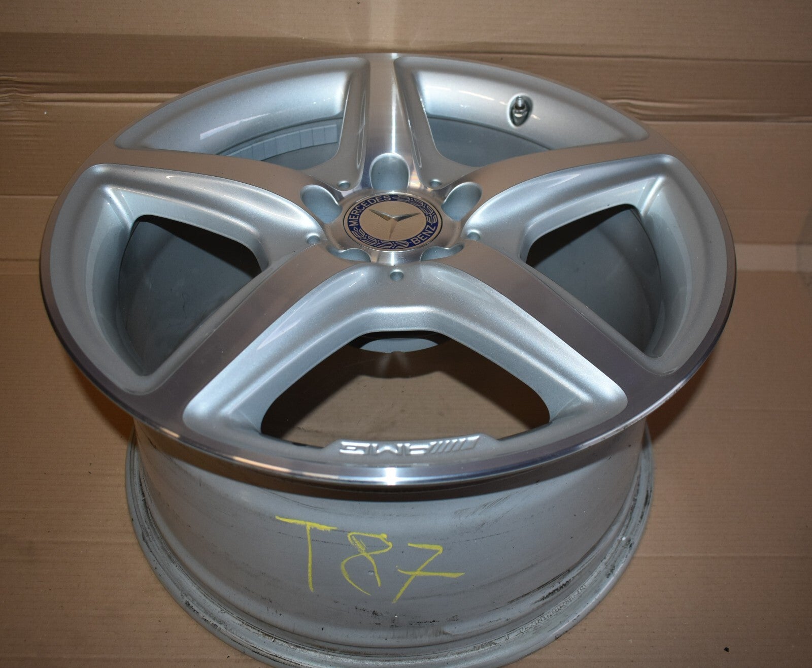 1x Original Mercedes w218 CLS Alufelge Felge a2184011502 9,5Jx18H2 ET48
