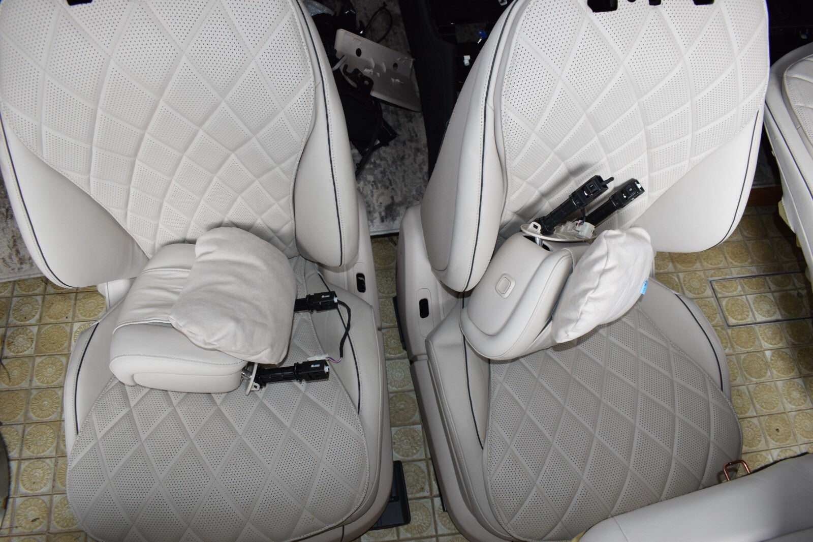 Mercedes w223 S Klasse Sitze vorne hinten Einzelsitze Weiss Innenausstattung