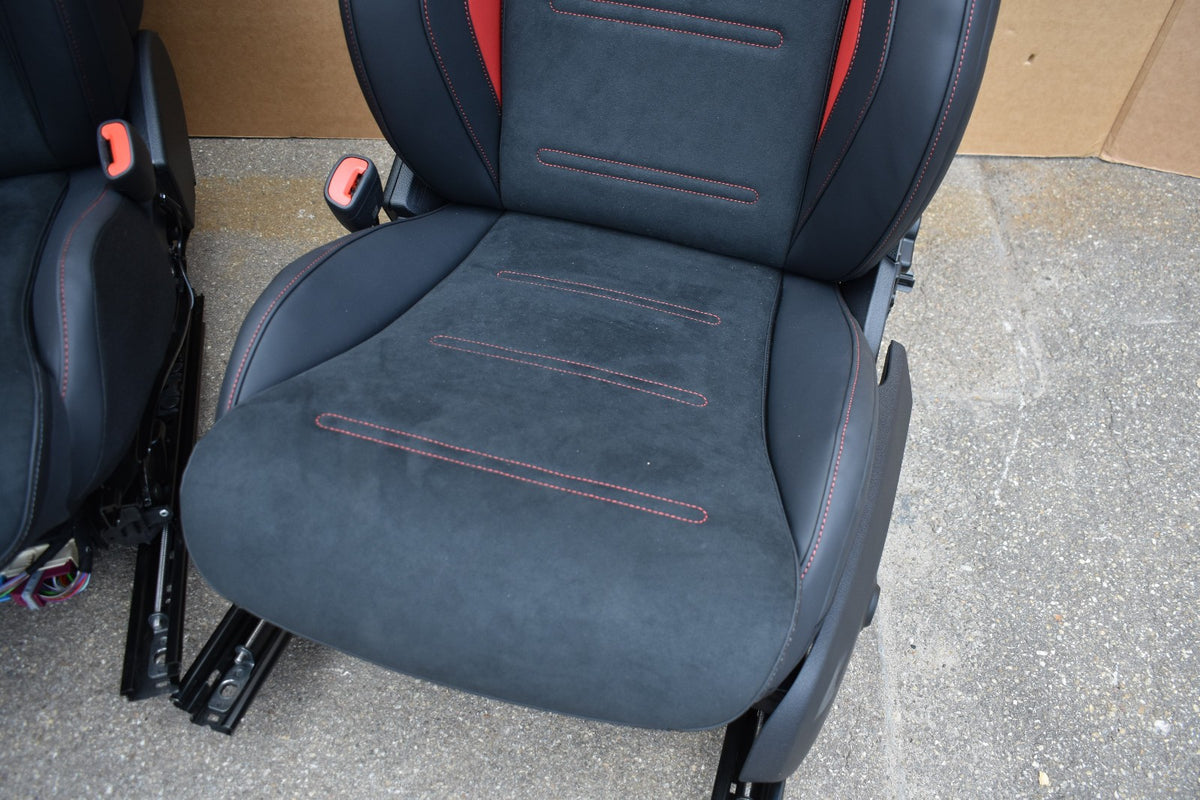Mercedes wS214 W214 E Klasse T Modell Amg Sitze vorne Ledersitze Massage rot