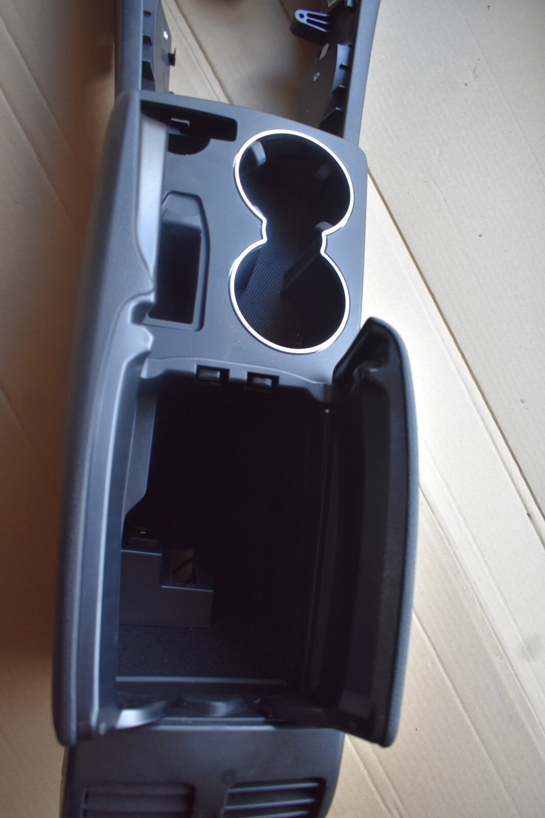 Original Mercedes w204 C Klasse Mittelkonsole Armlehne schwarz Cupholder