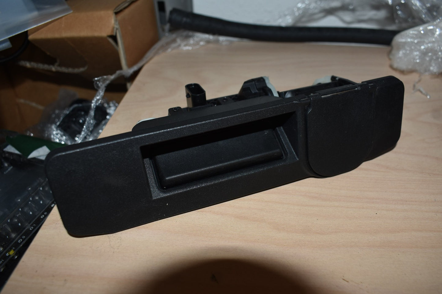 Original Mercedes Griff Heckklappe a1667500993 w447