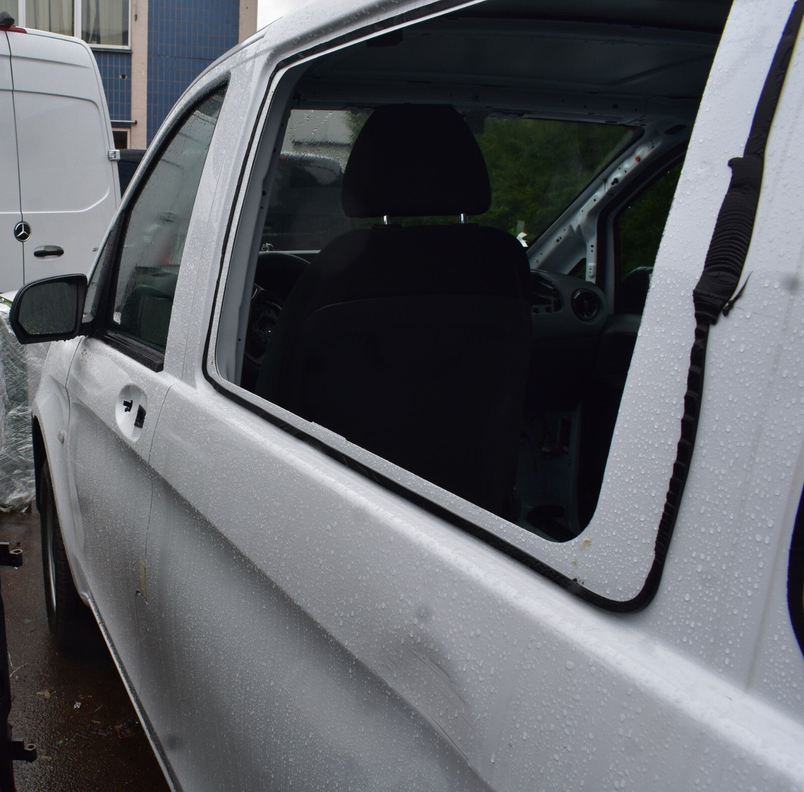 Mercedes Vito Karosse Arktikweiss w447 extra lang blech teile