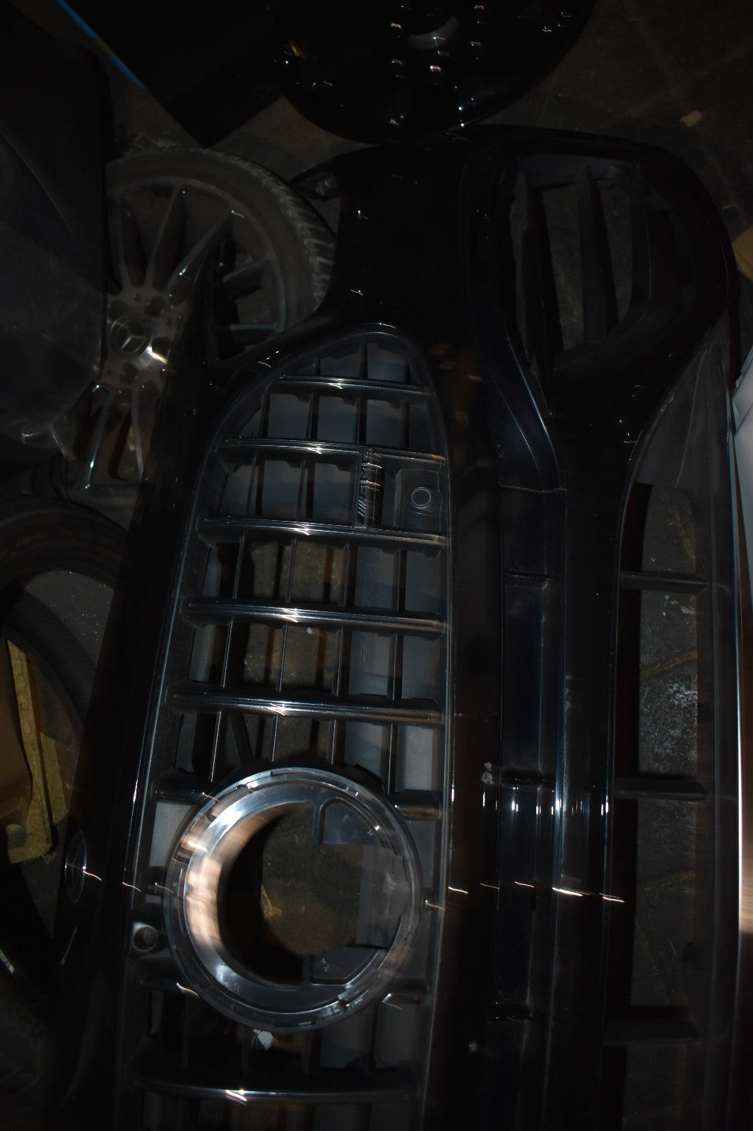 Original Mercedes w213 E63 AMG Stoßsatnge vorne Schwarz USA A2138851705