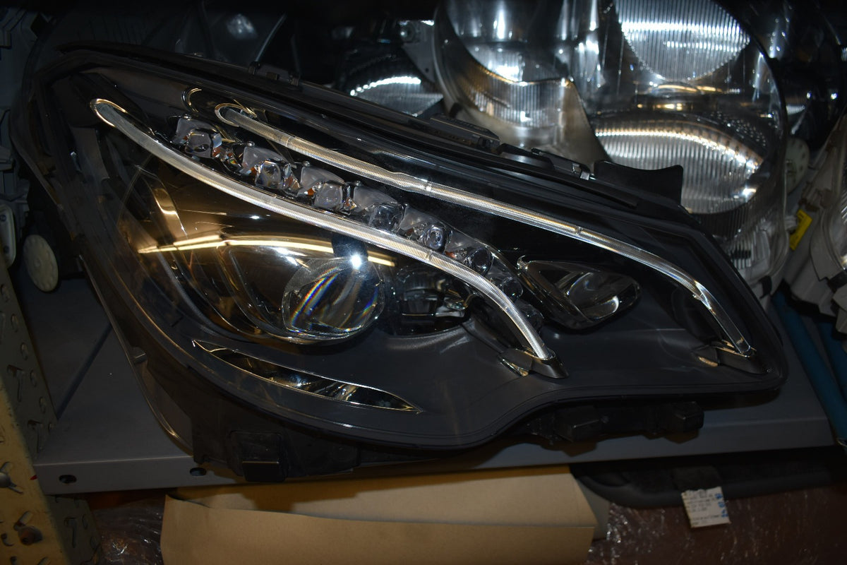 Original Mercedes w207 E Klasse Cabrio Coupe Scheinwerfer Rechts A2078208661