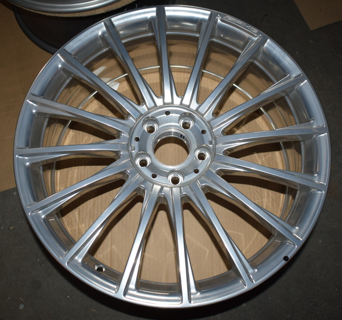 1x Original Mercedes AMG w222 w217 S Klasse Alufelge a2224011000 8,5jx20 H2 ET39