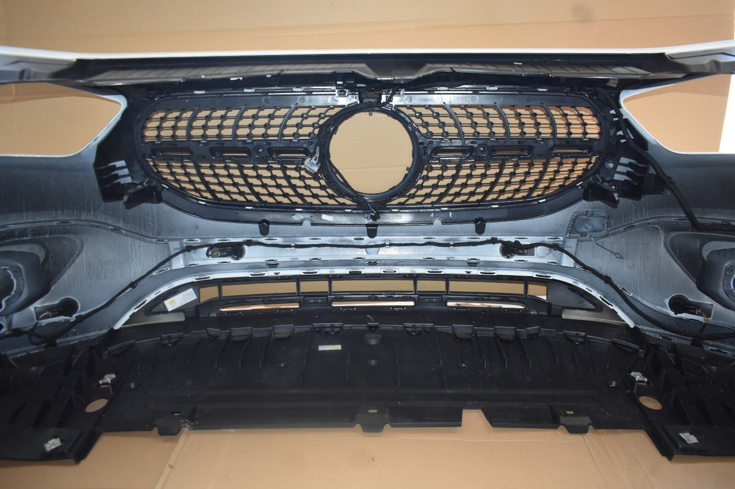 Original Mercedes H247 Stoßstange vorne GLA Bumper Stoßfänger