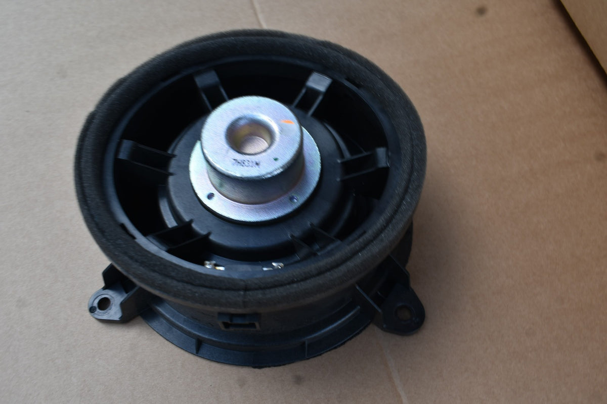1x Original Mercedes Lautsprecher w463 G Klasse a4638208403