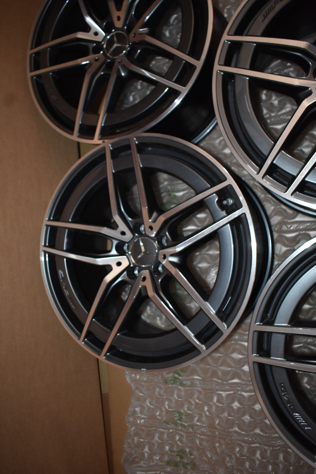 Original Mercedes SL63 R232 AMG Alufelgen neu 20 Z oll A2324012100 A232401220