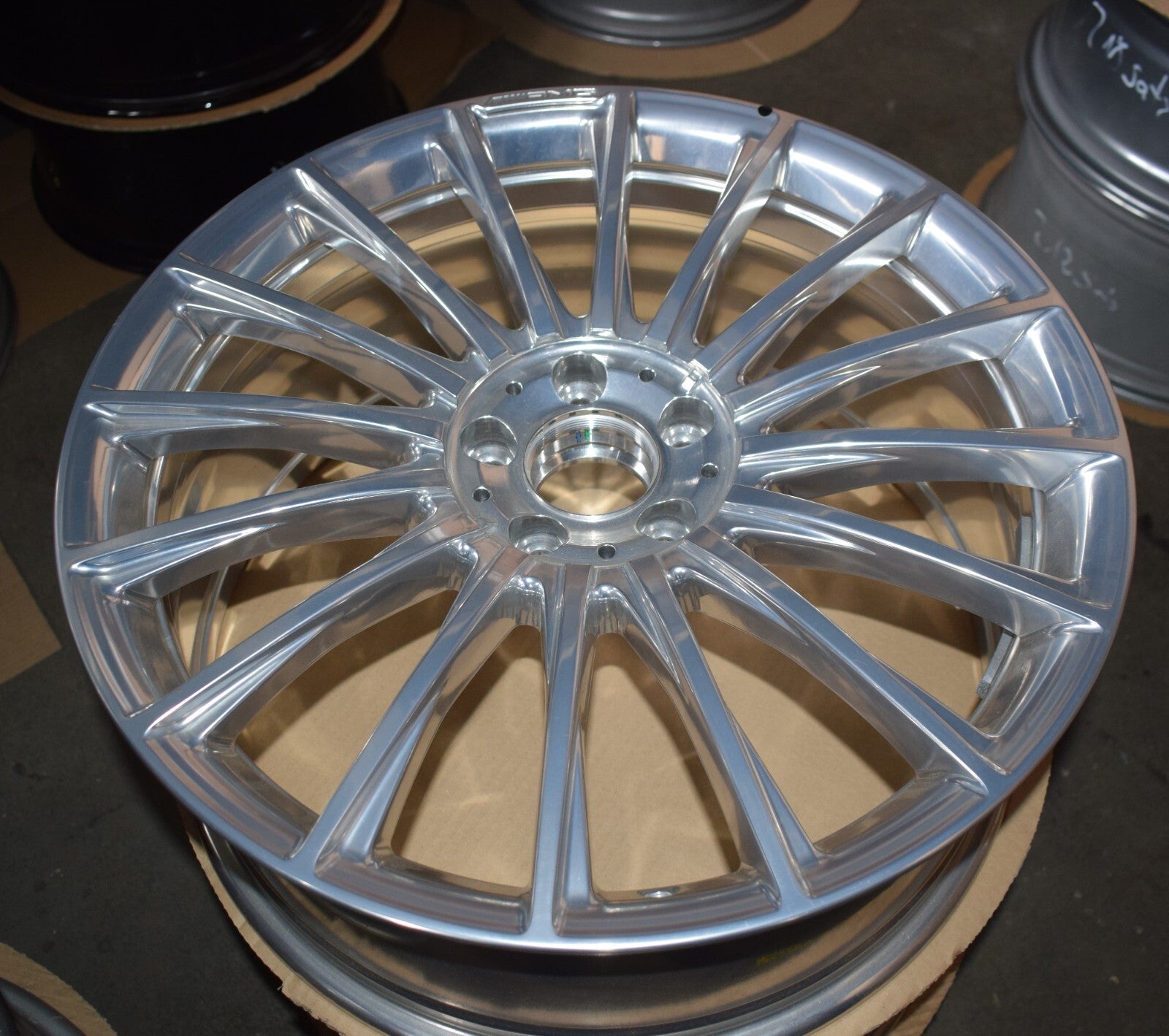 1x Original Mercedes AMG w222 w217 S Klasse Alufelge a2224011000 8,5jx20 H2 ET39