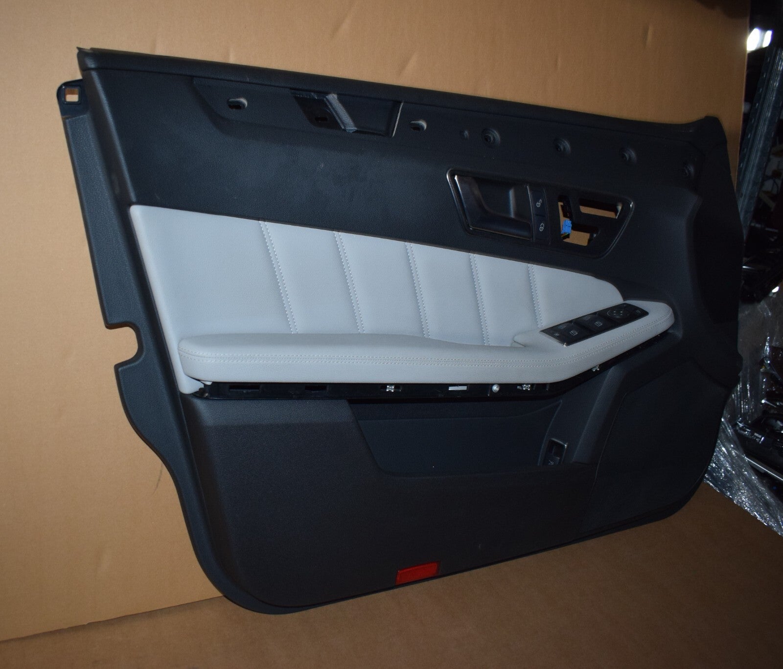 Original Mercedes w212 E Klasse Türverkleidung Türpappe vorne links