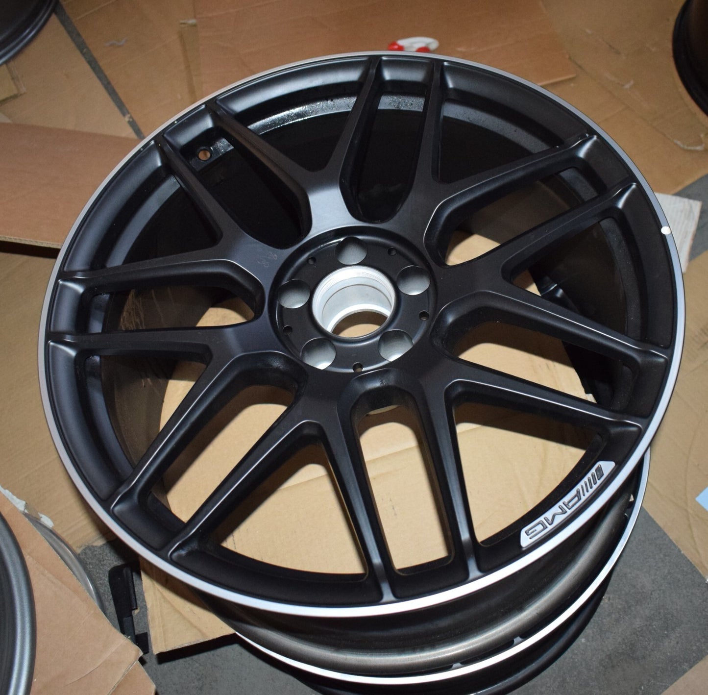 1x Original Mercedes w213 E63 AMG Schmiede Felge A2134013000 9,5Jx20 H2 ET25