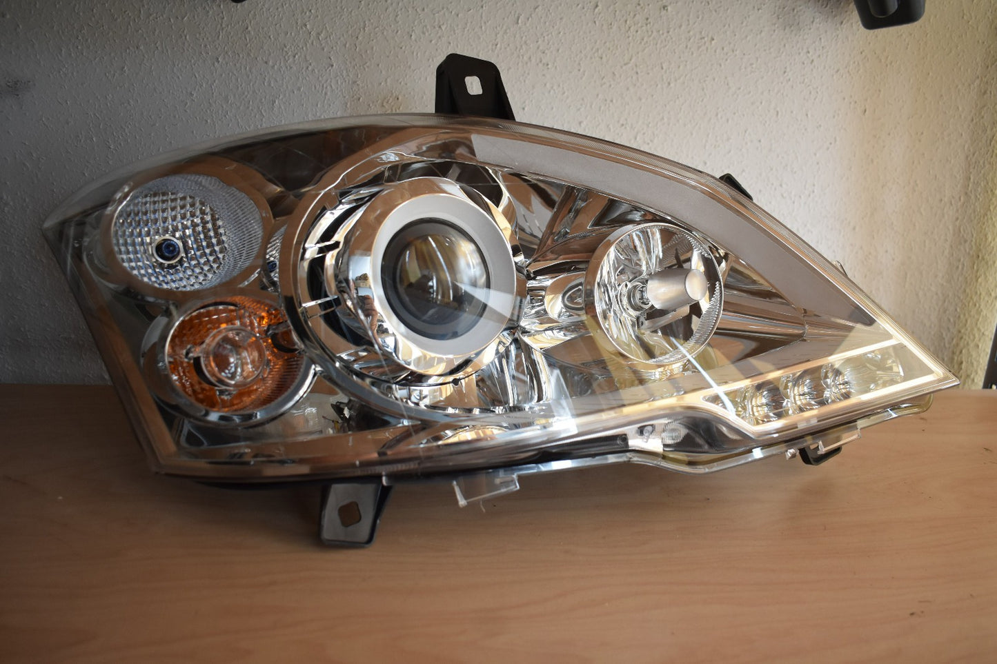 Original Mercedes w639 Vito Viano Scheinwerfer rechts Xenon A6398202961 Mopf