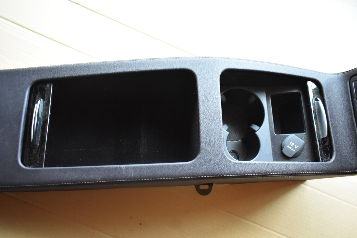 Original Mercedes C218 w218 Cls Armlehne Mittelkonsole hinten lila Ablagefach