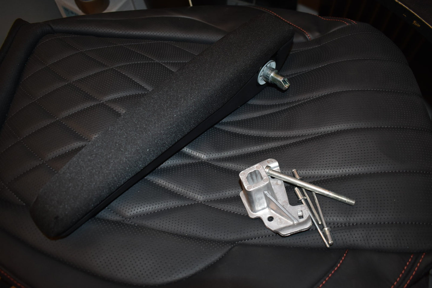 Mercedes Sprinter w907 fahrer beifahrer sitz Armlehne rechts Lehne Nachrüstsatz