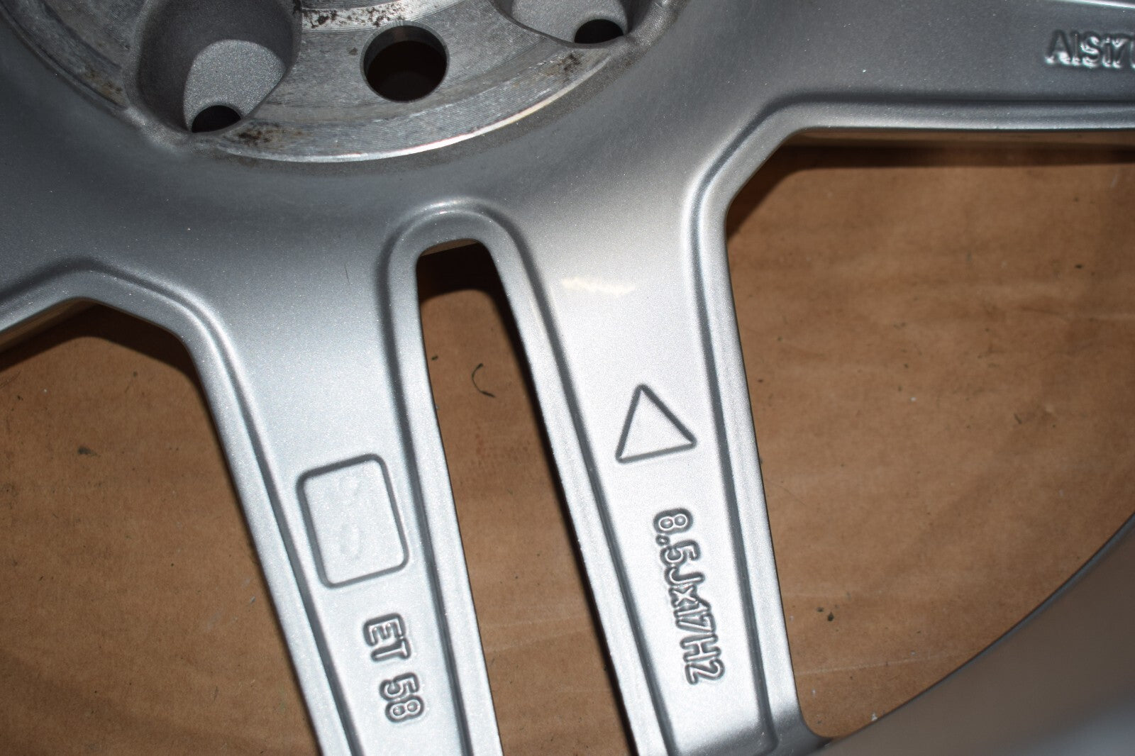1x Original Mercedes w204 C Klasse Alufelge 17 Zoll a2044012400 8,5Jx17 Et58
