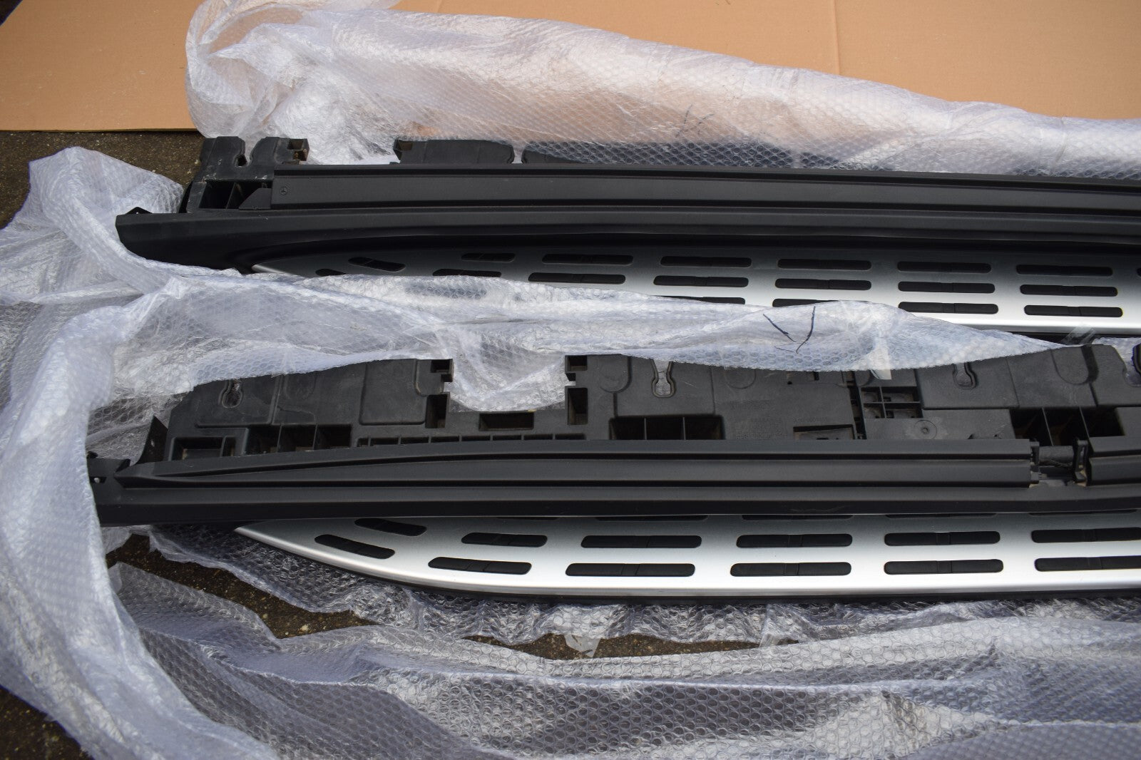 Original Mercedes GLS X167 Trittbretter Facelift rechts links Einstieg Mopf