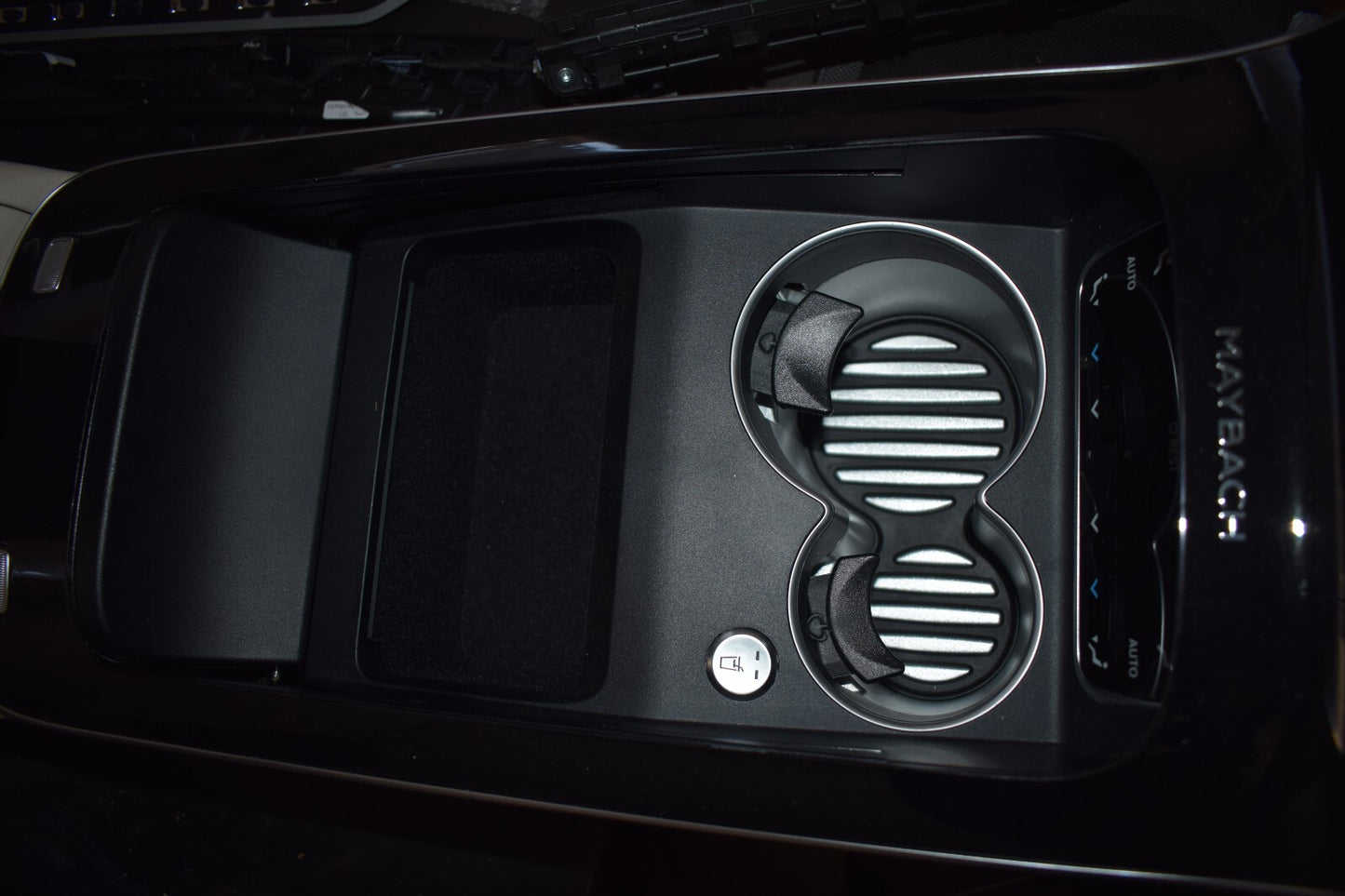 Original Mercedes w223 S Klasse Maybach Mittelkonsole Tische Cupholder Ladegerät
