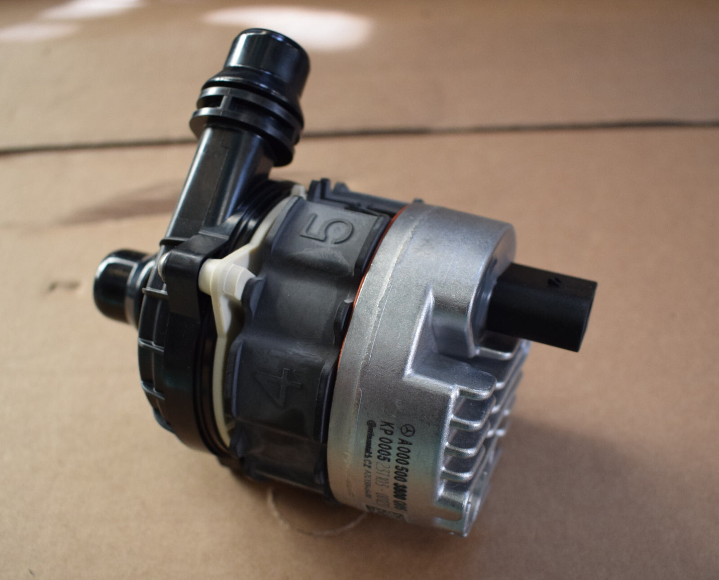 1x Original Mercedes Kühlmittelpumpe Wasserpumpe Pumpe w463 w222 w907 w447 neu