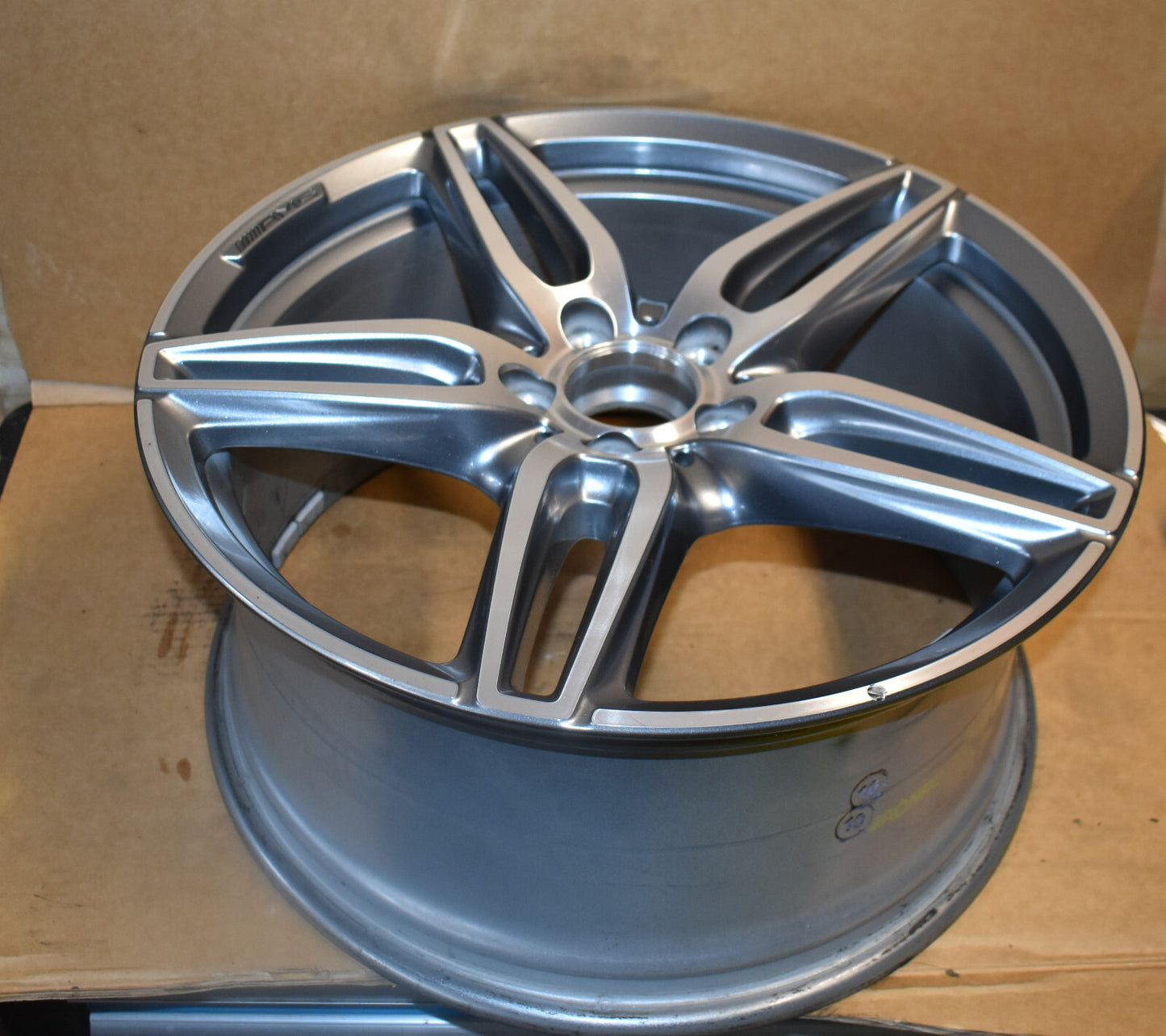 1x Original Mercedes E Klasse w213 a2134012100 9Jx19 ET49 Alufelge AMG