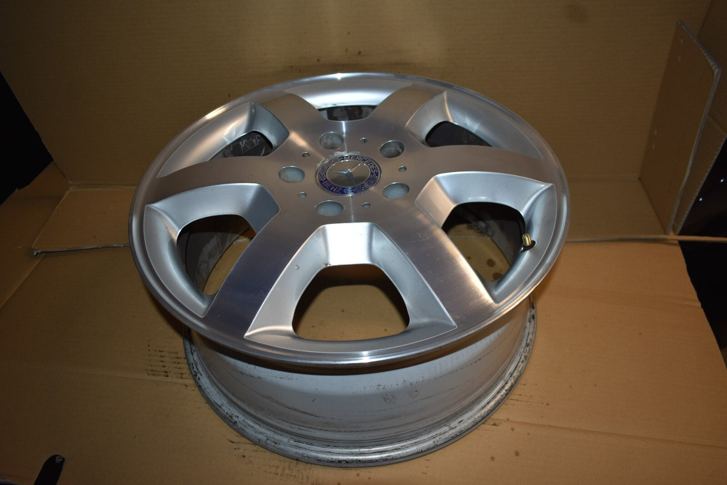 1x Original Mercedes w463 G Klasse Alufelge a4634011102 7,5Jx18 ET63 Felge