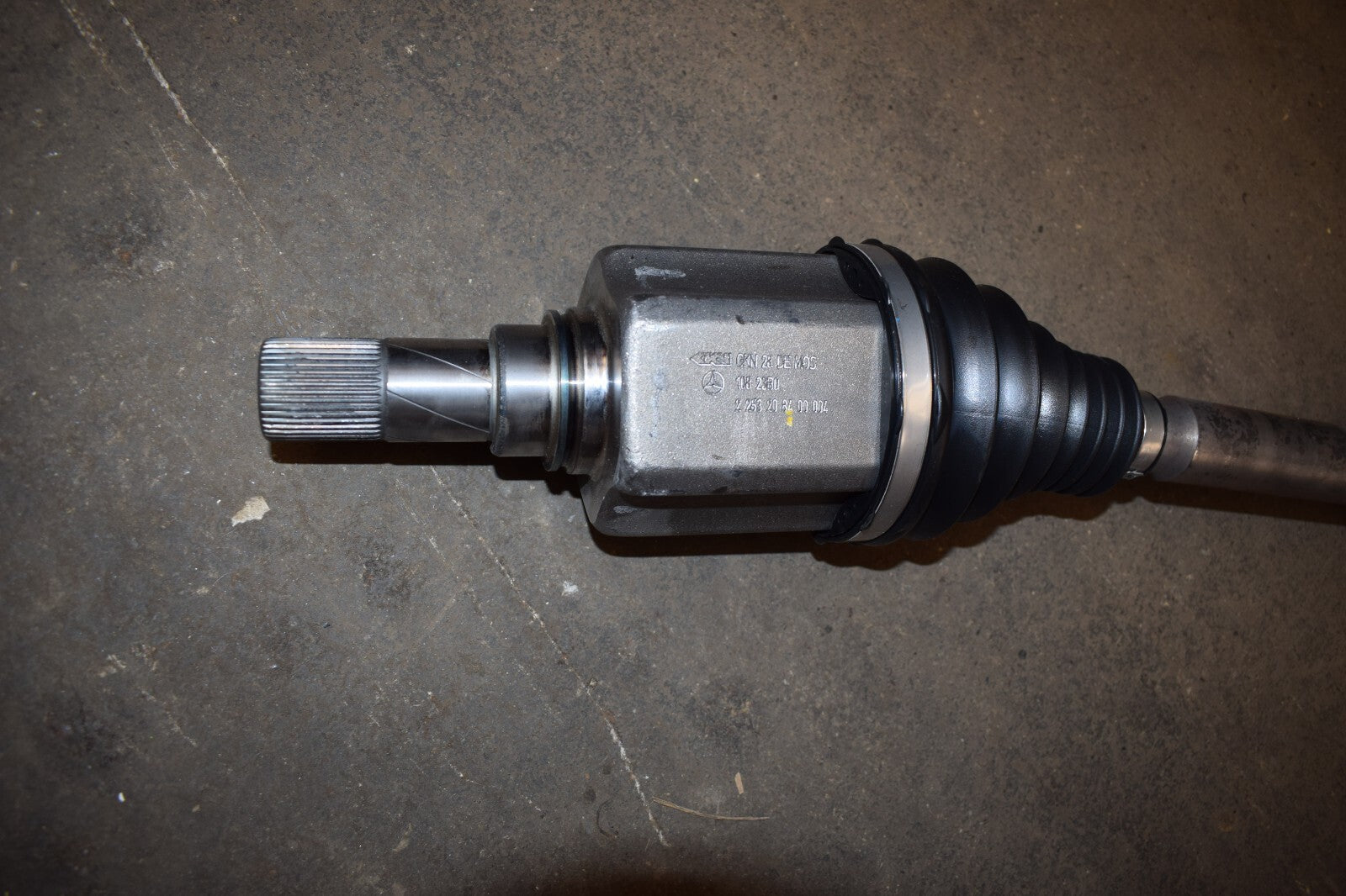 1x Original Mercedes Gelenkwelle vorderachse A9103301000 Vorderachswelle w907