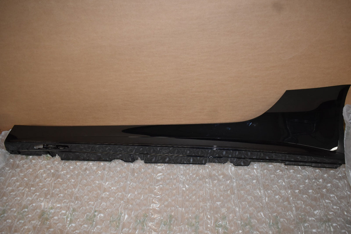 Original Mercedes AMG SL63 R232 AMG Seitenschweller schwarz links neuwertig