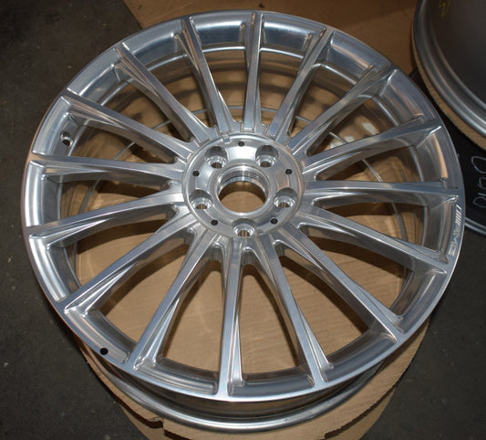 1x Original Mercedes AMG w222 w217 S Klasse Alufelge a2224011000 8,5jx20 H2 ET39