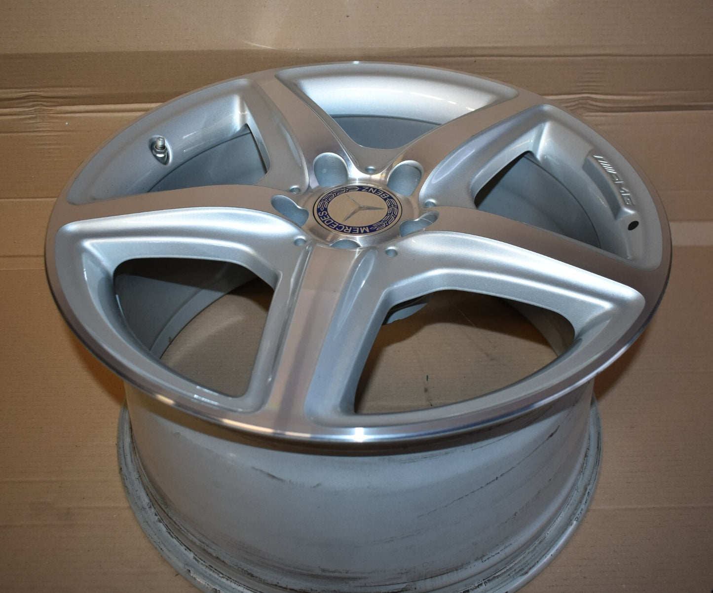 1x Original Mercedes w218 CLS Alufelge Felge a2184011502 9,5Jx18H2 ET48