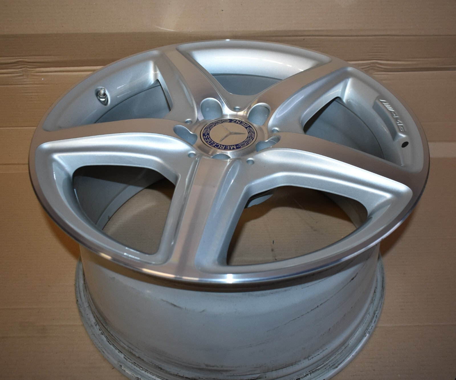 1x Original Mercedes w218 CLS Alufelge Felge a2184011502 9,5Jx18H2 ET48
