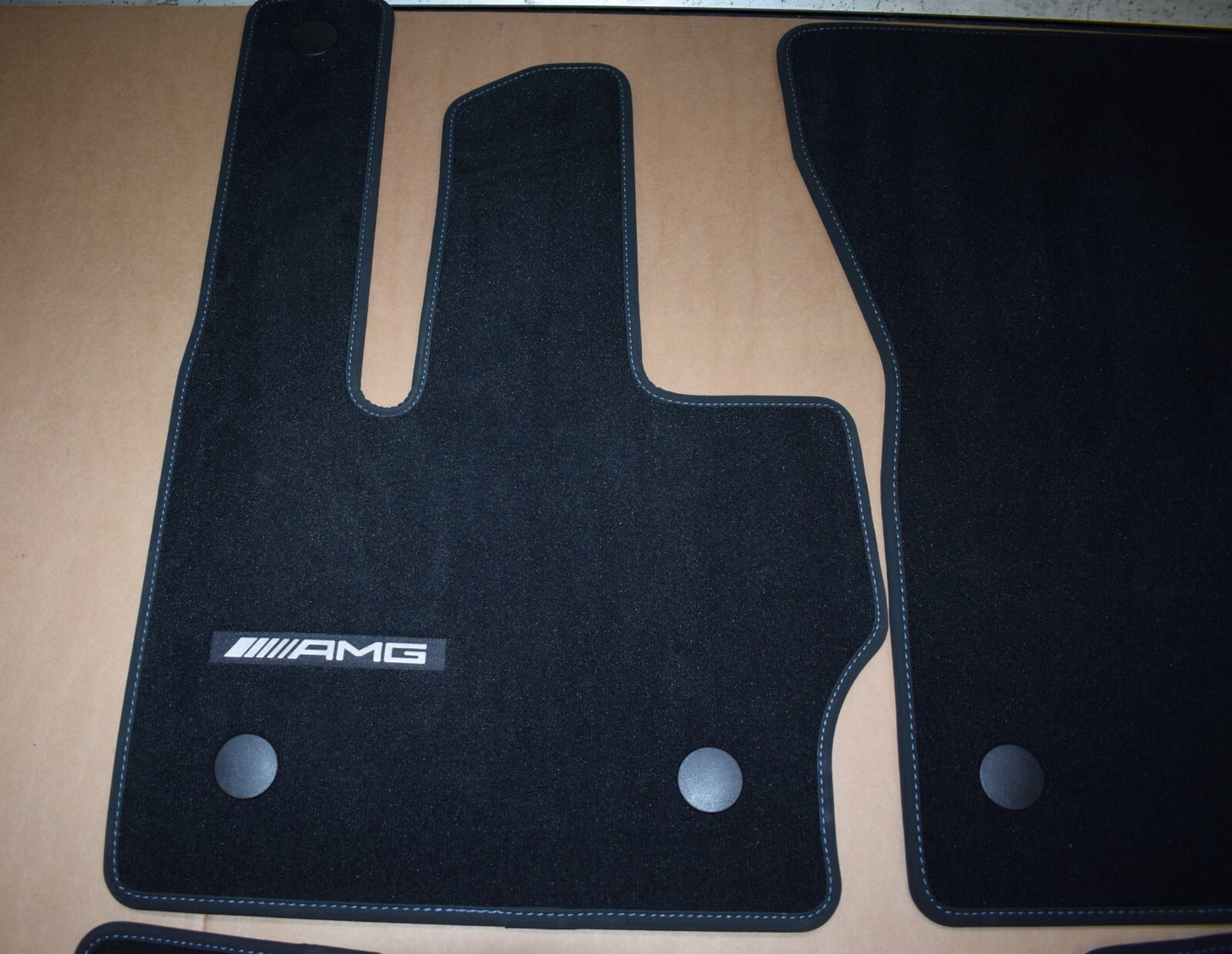 Original Mercedes w463 A G Klasse AMG Fußmatten Satz Velour schwarz blaue Naht