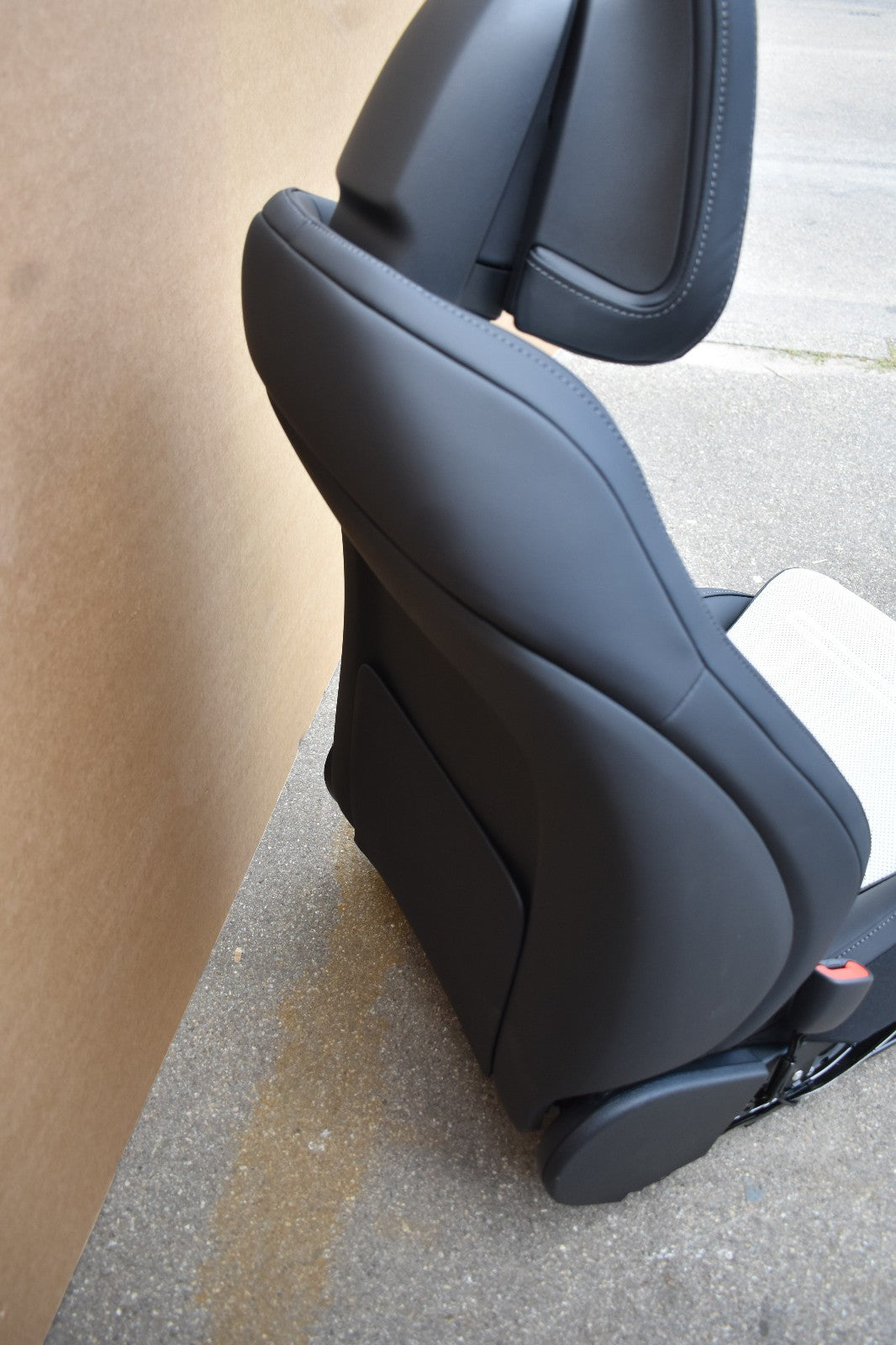 Mercedes W214 E Klasse T Modell Amg Sitz vorne links Ledersitze Massage weiss