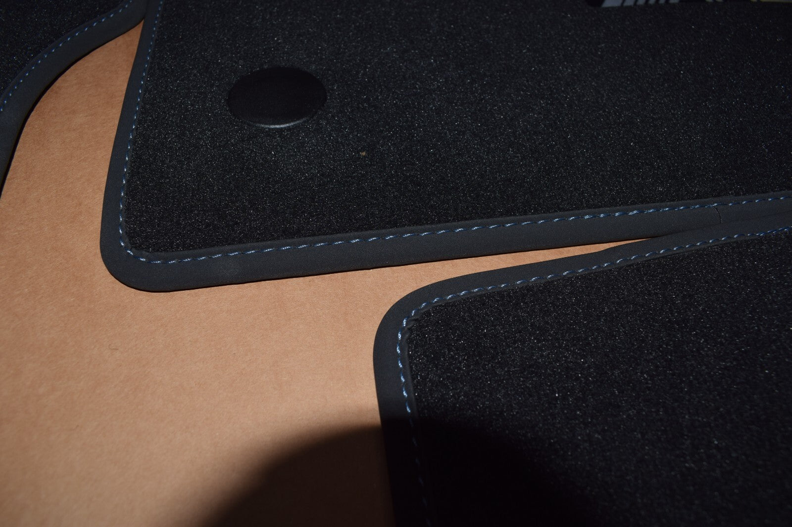 Original Mercedes w463 A G Klasse AMG Fußmatten Satz Velour schwarz blaue Naht