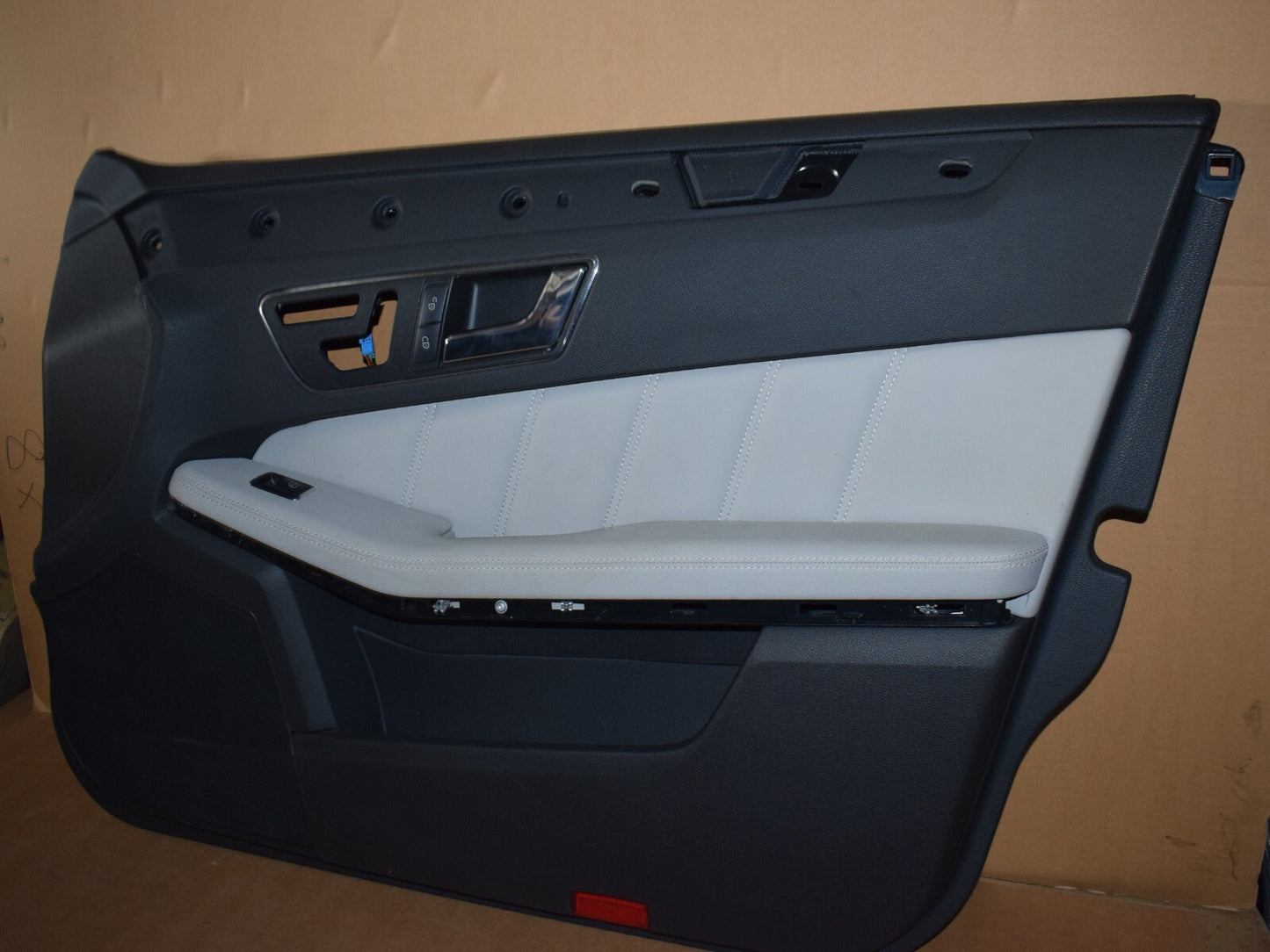 Original Mercedes w212 E Klasse Türverkleidung Türpappe vorne rechts