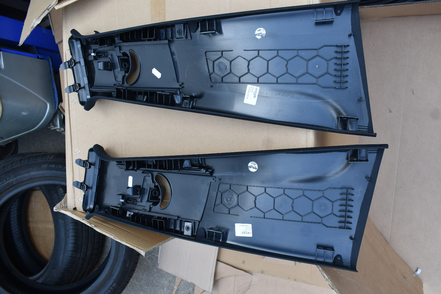 Original Mercedes W206 B Säulfe Verkleidung Paar Schwarz A2066903304