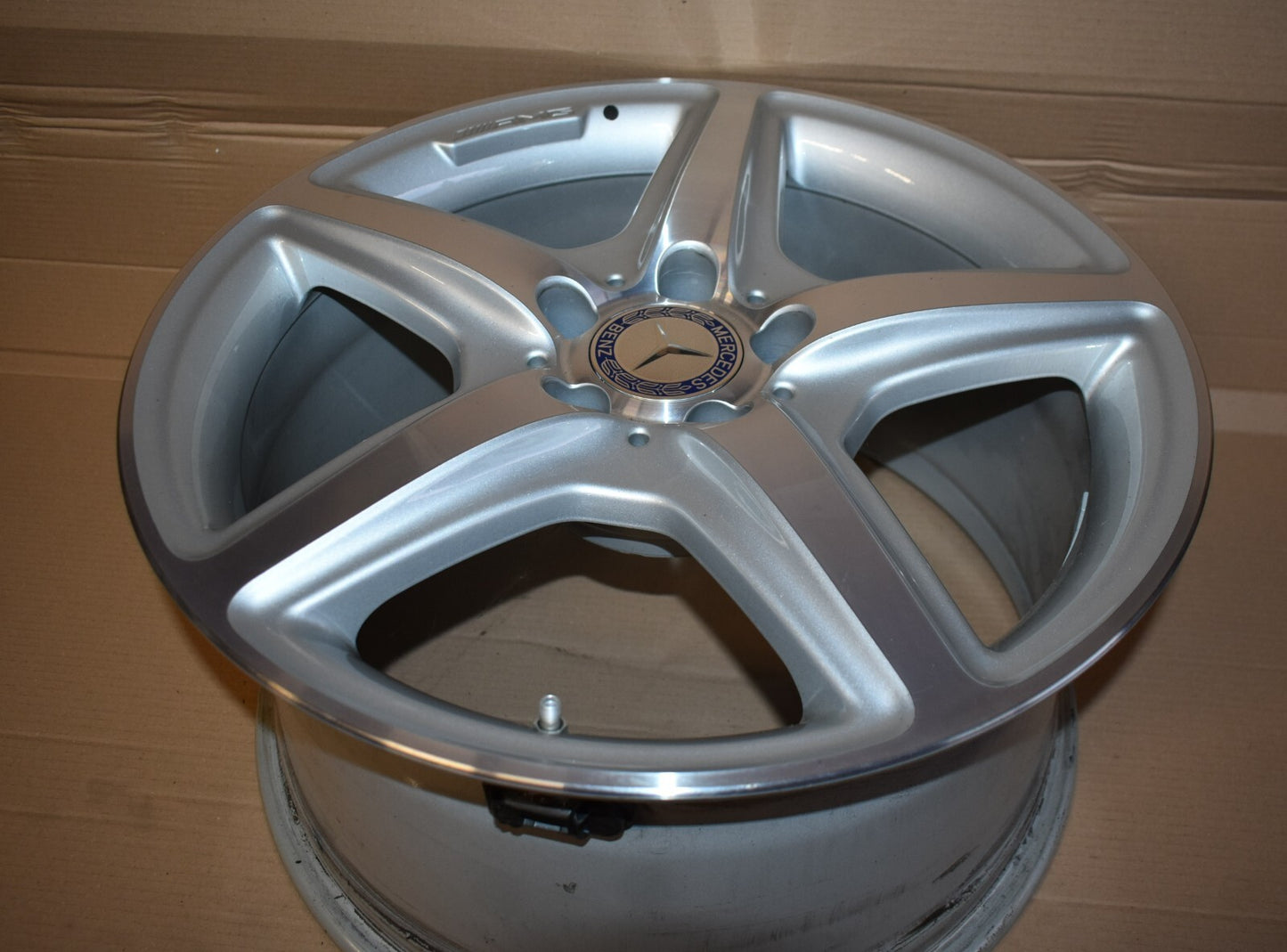1x Original Mercedes w218 CLS Alufelge Felge a2184011502 9,5Jx18H2 ET48