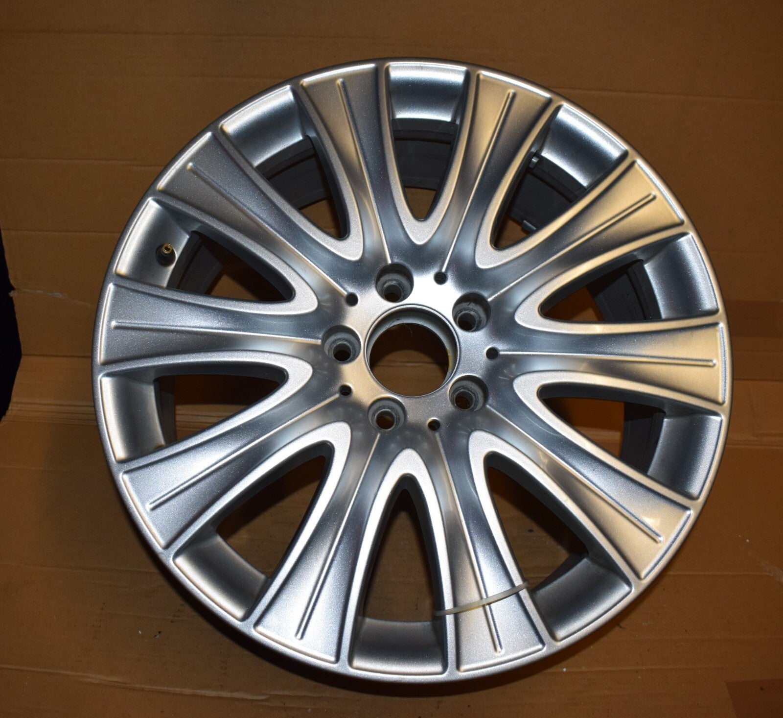 1x Original Mercedes w222 S Klasse Alufelge A2224010902 8Jx18 ET41
