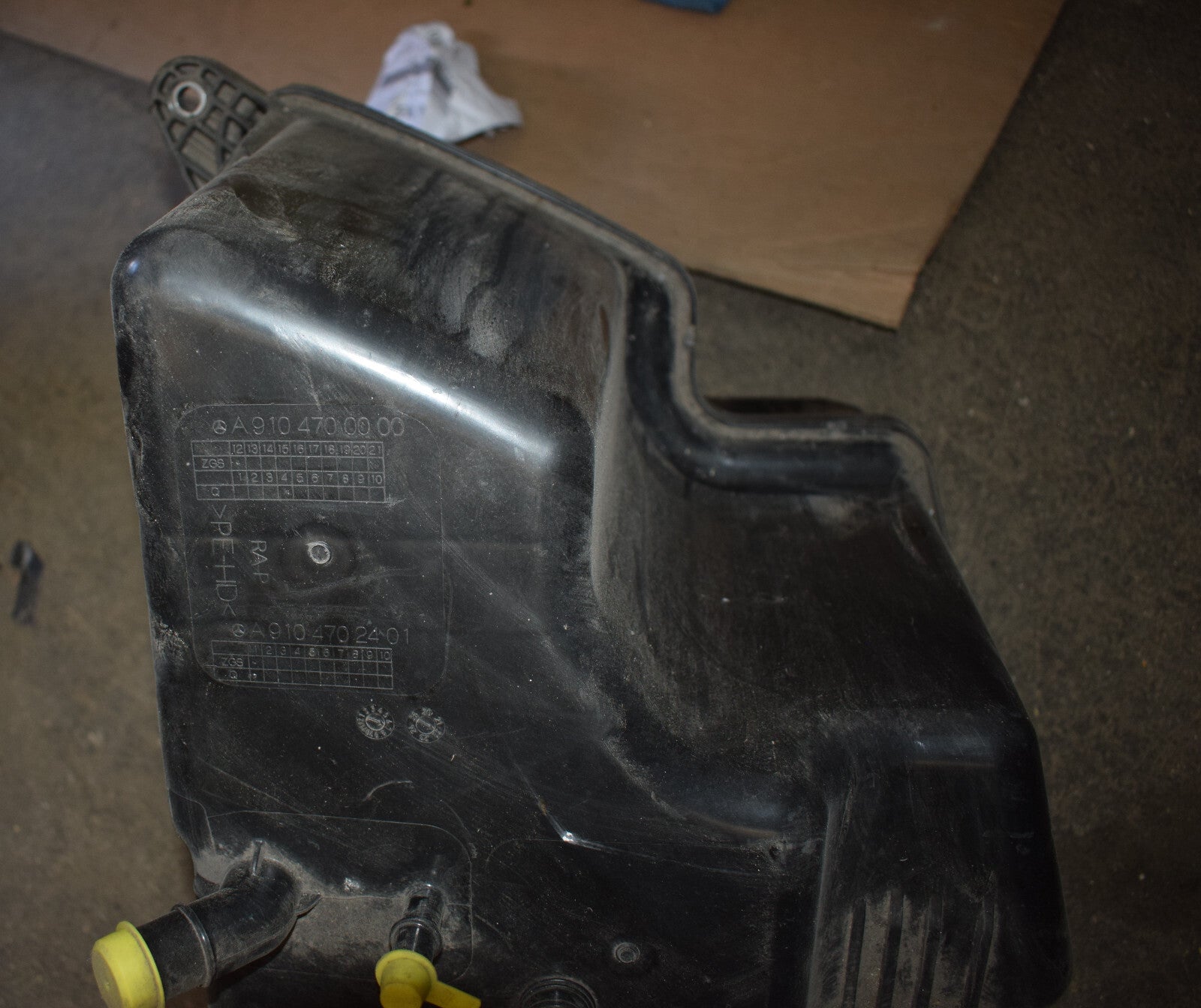 Original Mercedes Sprinter W910 w907 Adblue Tank A9104700000 NOX-RED.MITTELBEHAE