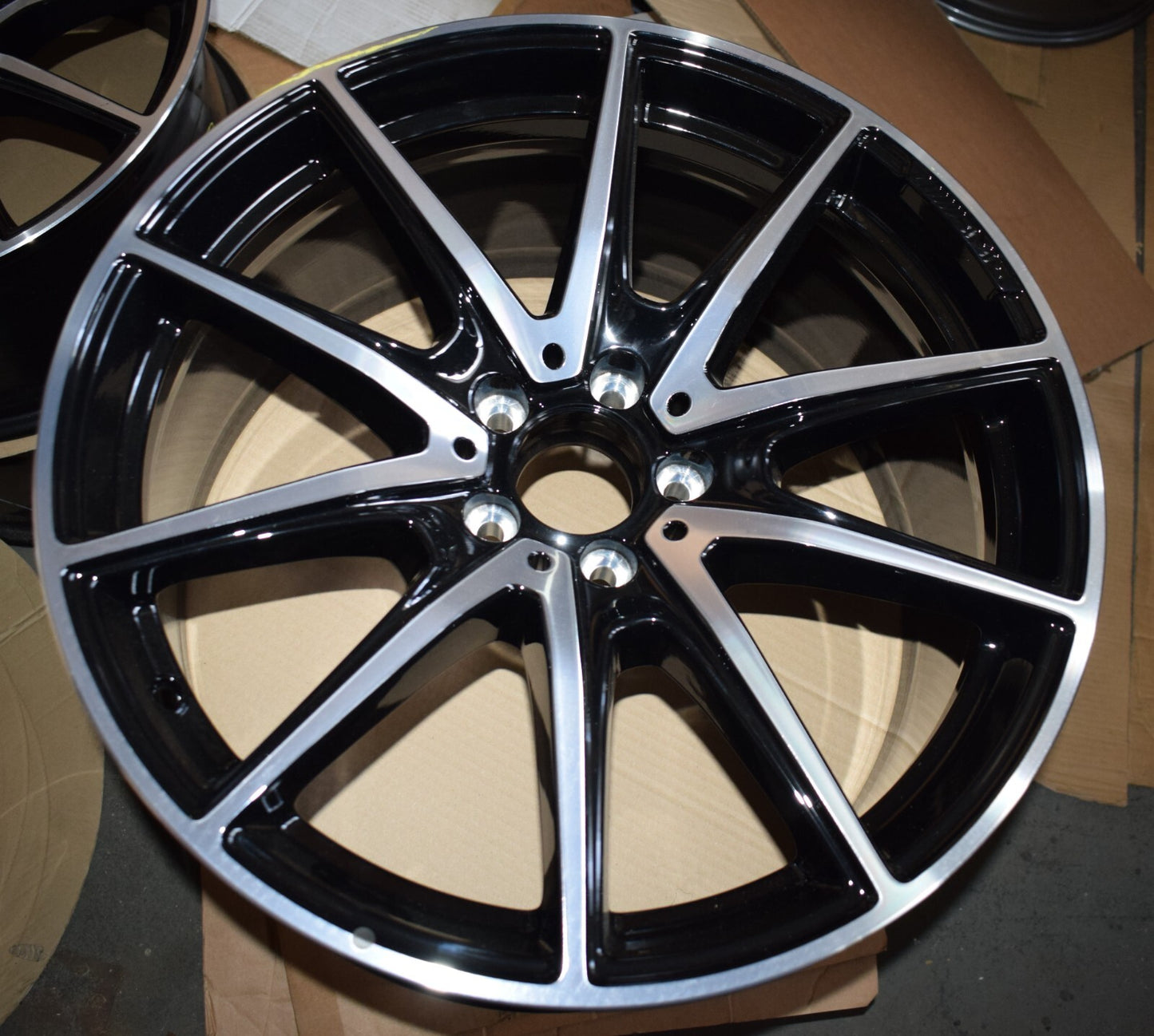 1x Original Mercedes AMG w222 222 S Klasse Alufelge a2224014100 hinten schwarz