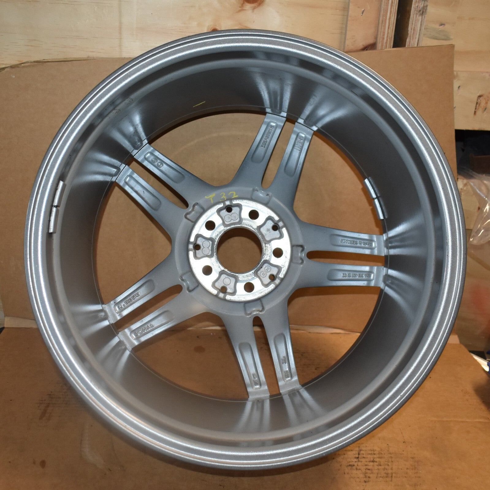 1x Original Mercedes E Klasse w213 a2134012100 9Jx19 ET49 Alufelge AMG