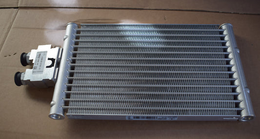 1x Original Mercedes w907 Ölkühler w463 w906 R230 OM642 M273 a2115001700 Neu